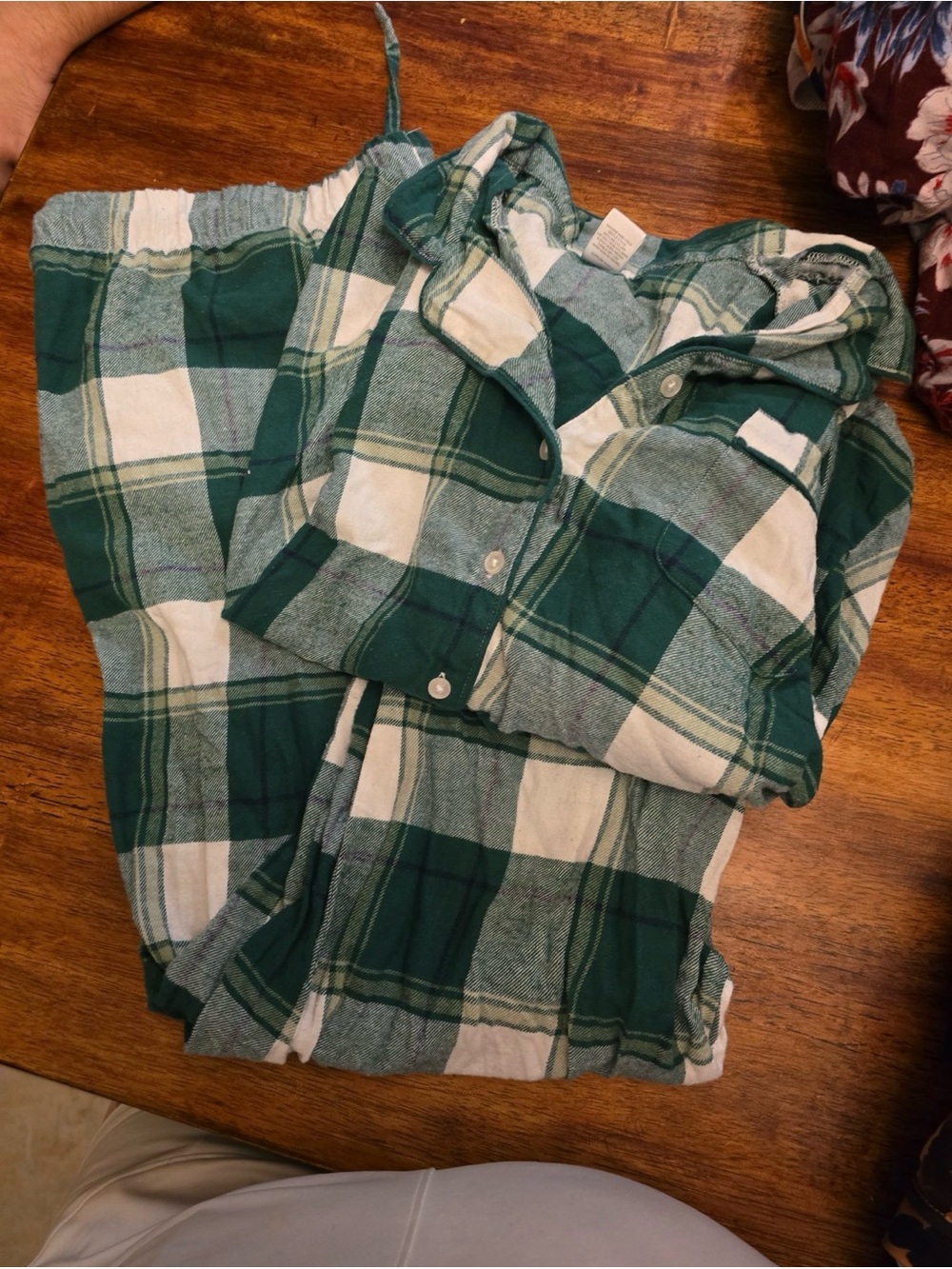 Liz Claiborne Green and White Plaid Pajama Set